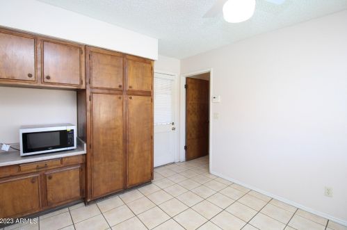 6707 42nd Ave, Phoenix AZ  85019-1004 exterior