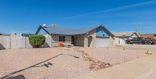 16418 30th Dr, Phoenix AZ  85045-2271 exterior