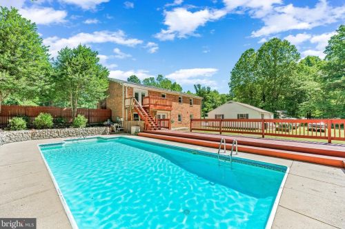 1070 Carson Dr, Huntingtown MD 20639-9507 exterior