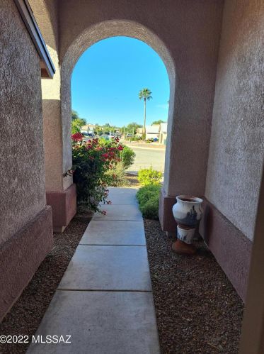 10271 Essex Village Dr, Tucson, AZ 85748-2103