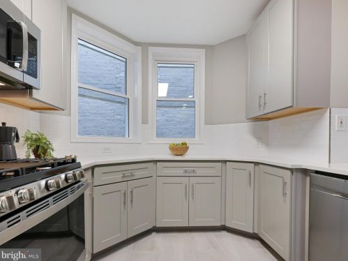 812 11 St, Washington DC 20002-3739 exterior