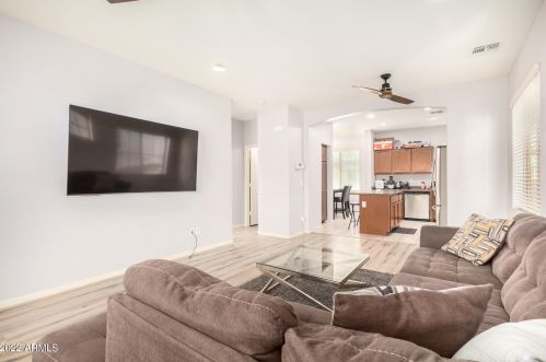 2032 77th Ln, Phoenix AZ 85033-4925 exterior