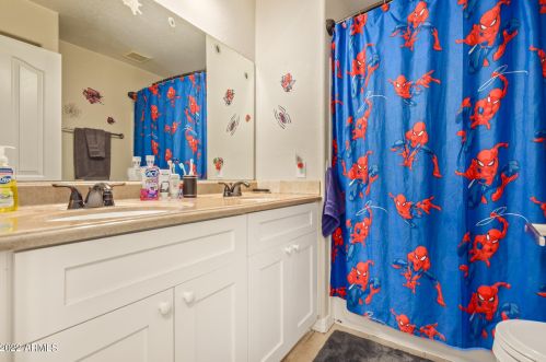 1004 Amberwood Dr, Phoenix AZ  85048-1937 exterior