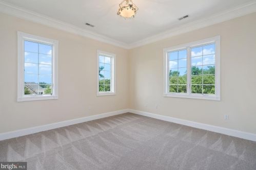 12705 Greenbriar Rd, Rockville MD 20854-6324 exterior