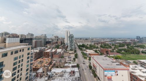 757 Orleans St, Chicago IL  60654-3514 exterior