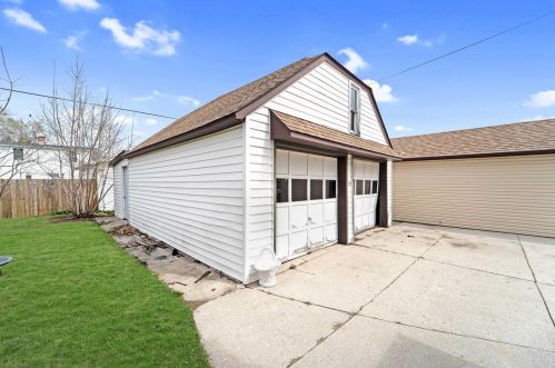 1844 Belmont St, Manitowoc WI 54220-2629 exterior