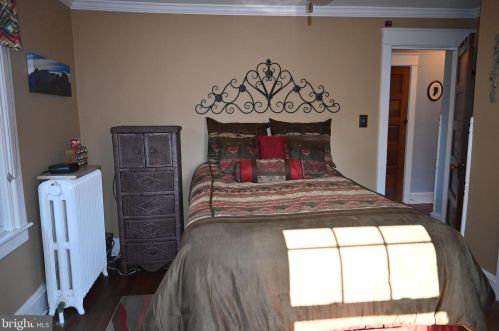 23 Knowles Ave, Manor PA 19036-2104 exterior