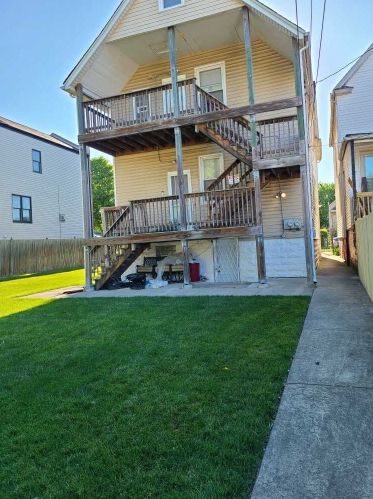 9326 Luella Ave, Chicago IL 60649-4108 exterior