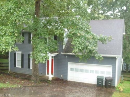 3329 Mill Spring Ct, Greensboro, NC 27410-8316