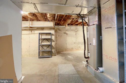 2005 Chapel Frg Dr, Lancaster PA 17601-1654 exterior