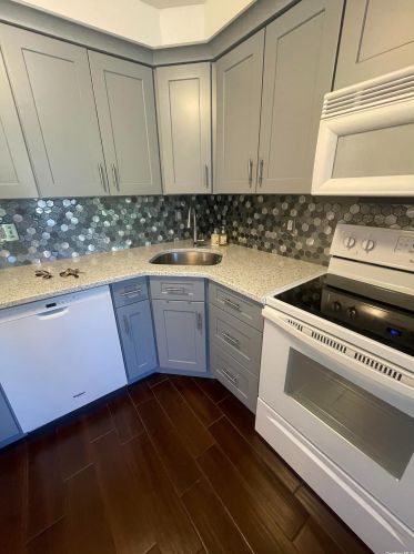 208 Farber Dr, Babylon NY  11704-5143 exterior