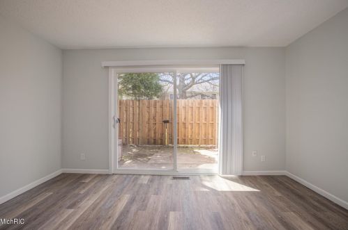 3630 Kenbrooke Ct, Kalamazoo MI 49006-5437 exterior