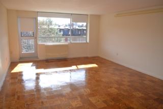 106 Monmouth St, Brookline MA  02446-5607 exterior