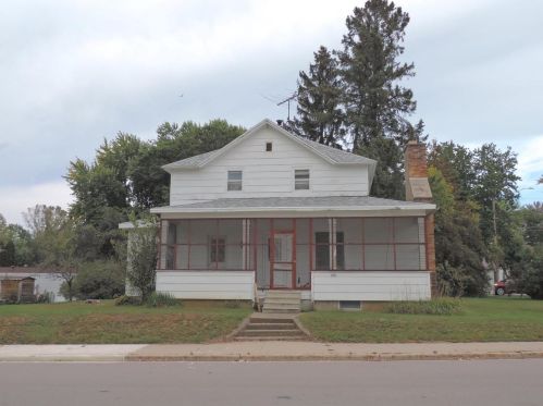 216 Main St, Suring WI 54174-9569 exterior