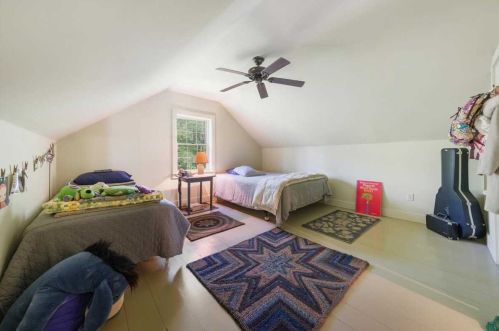 52 Todd Hill Rd, Poughkeepsie NY 12603-3932 exterior