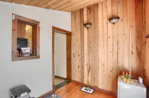 216 Castle Shannon Blvd, Pittsburgh PA 15228-2233 exterior