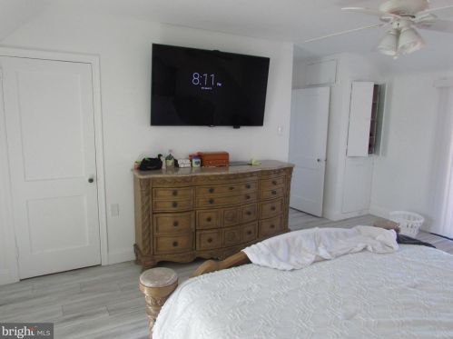 737 Byberry Rd, Philadelphia PA 19154-1842 exterior