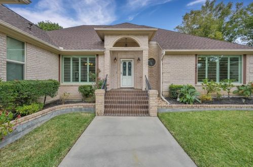 105 April Waters Dr, Montgomery TX  77356-8834 exterior