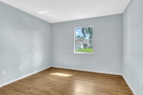 821 Walters Ter, Fort Pierce FL  34983-3962 exterior