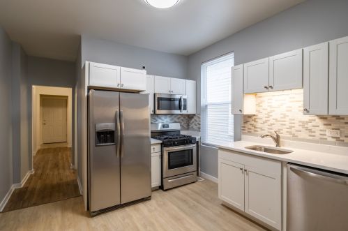 7518 Champlain Ave, Chicago IL 60619-2223 exterior