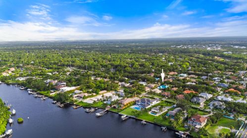 19088 Loxahatchee Riv Rd, Jupiter FL 33458-2414 exterior