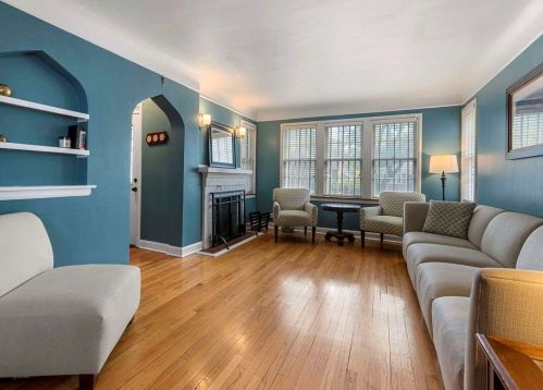 3804 Morton Ave, Brookfield, IL 60513-1527