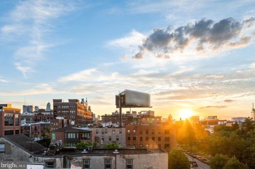 308 2nd St, Philadelphia PA 19133-0040 exterior