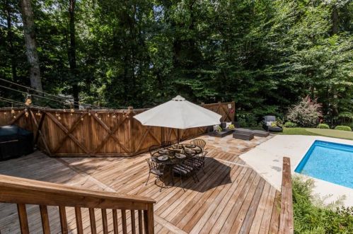 4094 Candler Lake Ct, Atlanta GA  30319-1728 exterior