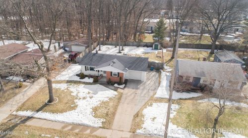 1004 Oakcrest St, Wyoming MI exterior