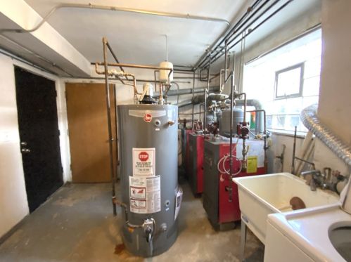 1924 16 Ave, Broadview IL 60155-2001 exterior