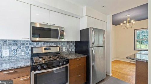 1240 Martha Custis Dr, Alexandria VA  22302-2016 exterior