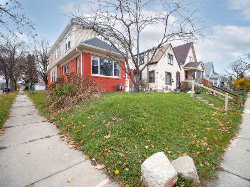 4703 35th St, Milwaukee, WI 53209-5972