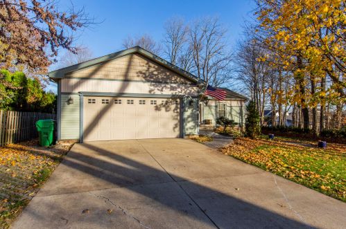 61271 Lenawee Rd, Cassopolis, MI 49031-9428