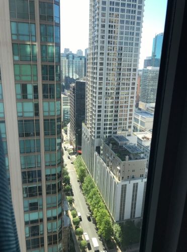 2 Erie St, Chicago IL  60611-2724 exterior