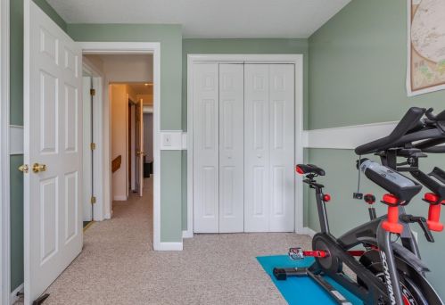 49 Bluffs Dr, Concord NH  03303-1579 exterior