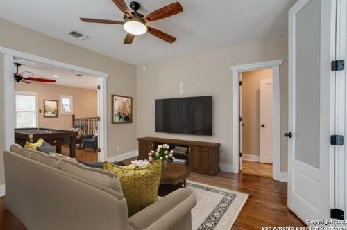 1411 Nolan St, San Antonio TX exterior