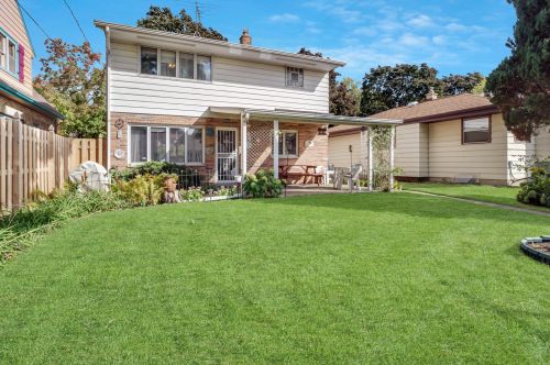 4859 87 St, Milwaukee WI 53224-4038 exterior