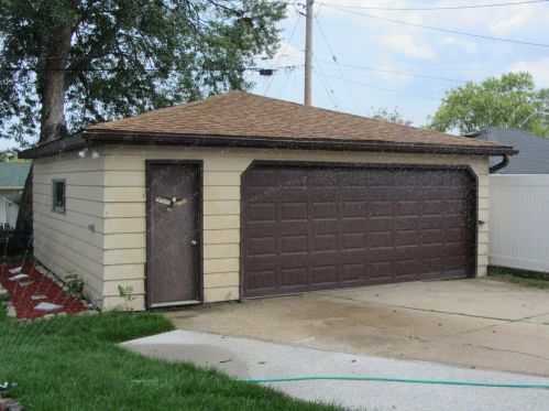 4968 16 St, Milwaukee WI 53221-2833 exterior