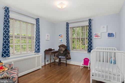 5103 Duvall Dr, Bethesda MD 20816-1871 exterior