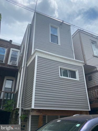 4932 17 St, Philadelphia PA 19112-0017 exterior