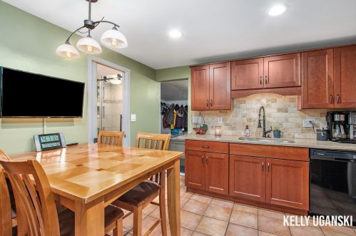 1967 Miner Ave, Meskegon, MI 49441-1548