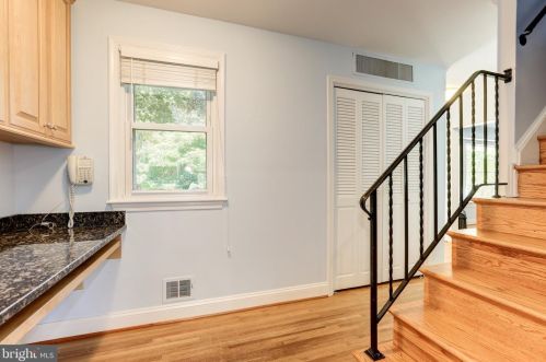 2998 Glenora Ln, Rockville MD 20850-3055 exterior