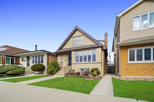 6129 Mcvicker Ave, Chicago IL 60638-4325 exterior