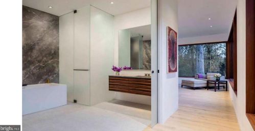 3131 Chain Brg Rd, Washington DC 20016-3301 exterior