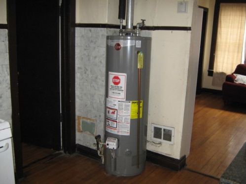 2828 Campbell Ave, Chicago IL 60618-7902 exterior