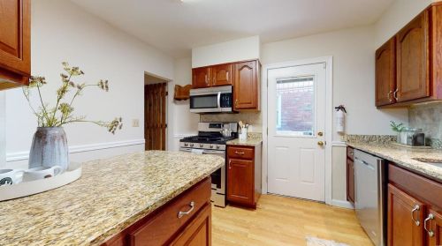 744 Laclede Sta Rd, Saint Louis MO 63117-2048 exterior