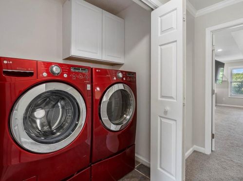 8474 Lake Dr, Lithonia GA  30039-6562 exterior