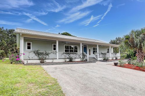 1820 Tilton Rd, Fort Pierce, FL 34952-2845