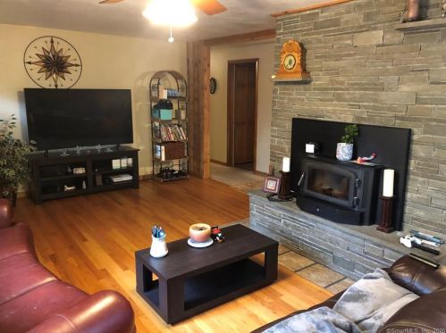 81 Ivain Rd, Torrington CT 06790-4416 exterior