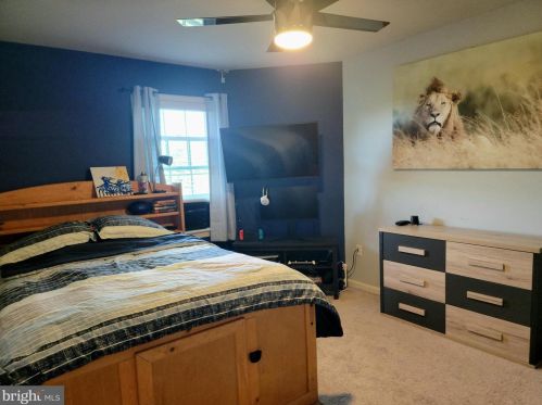 1121 Sunwood Ln, Lancaster PA  17601-7104 exterior